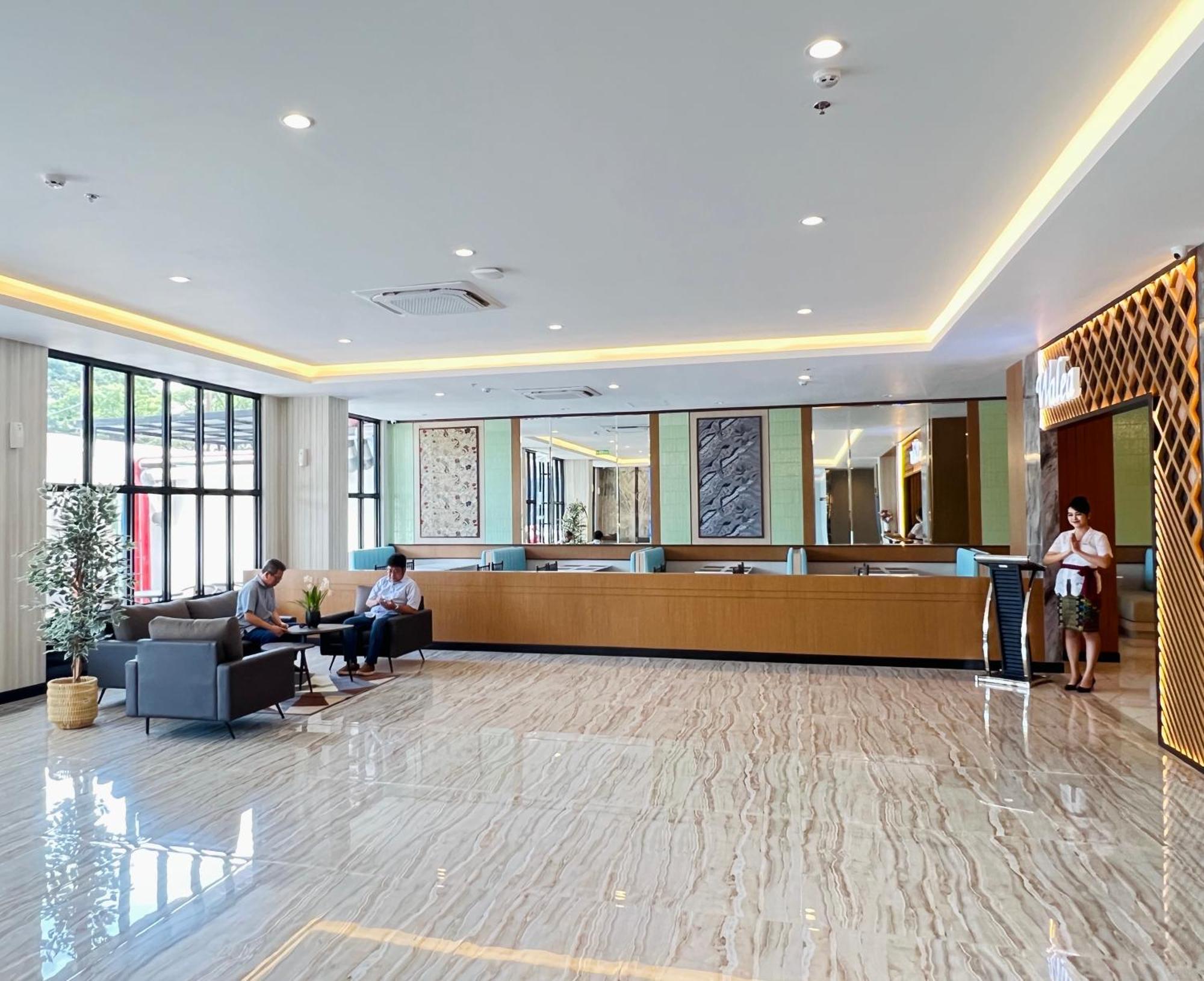 D'Primahotel Airport Sultan Hasanuddin Makassar Sudiang Экстерьер фото